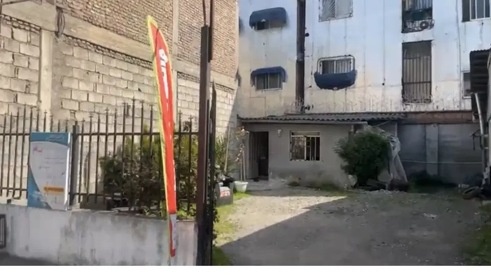 واحد تجاری بهمراه حیاط