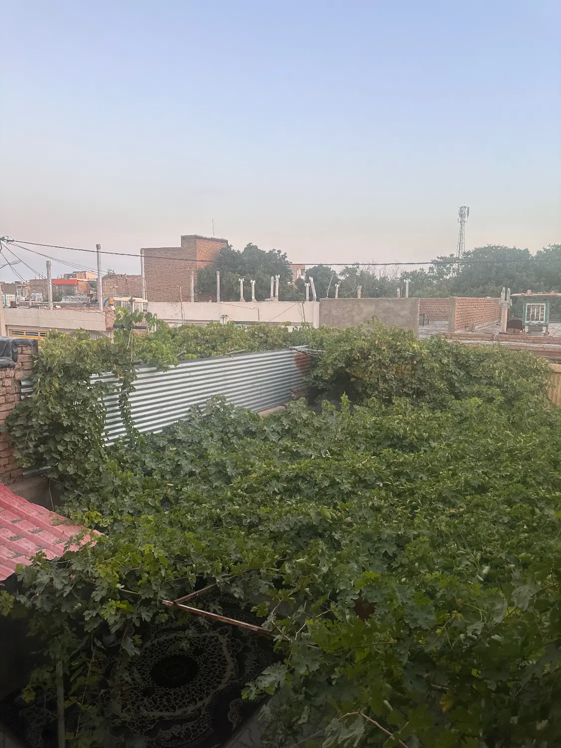 خانه دوطبقه بزرگ وزیبا