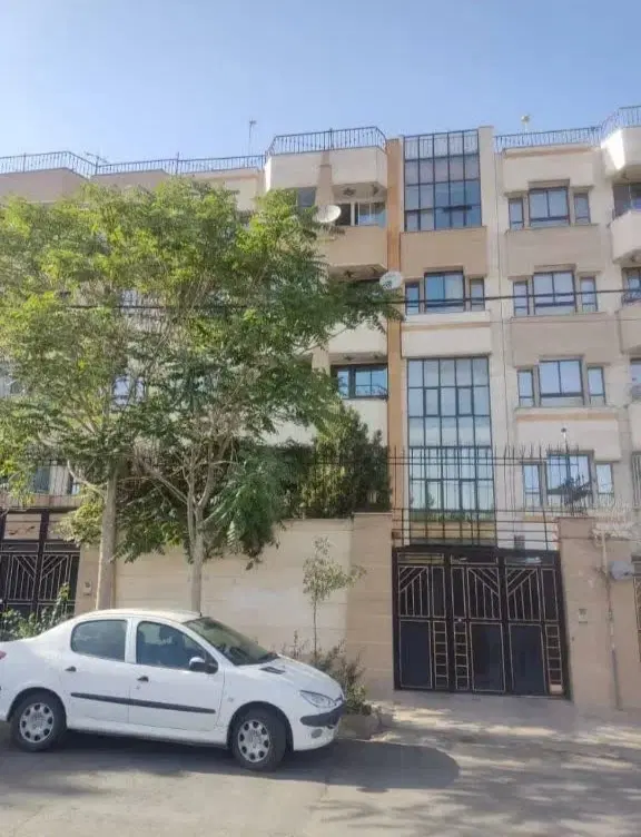 آپارتمان در بهترین نقطه رفیعی روبروی پارک