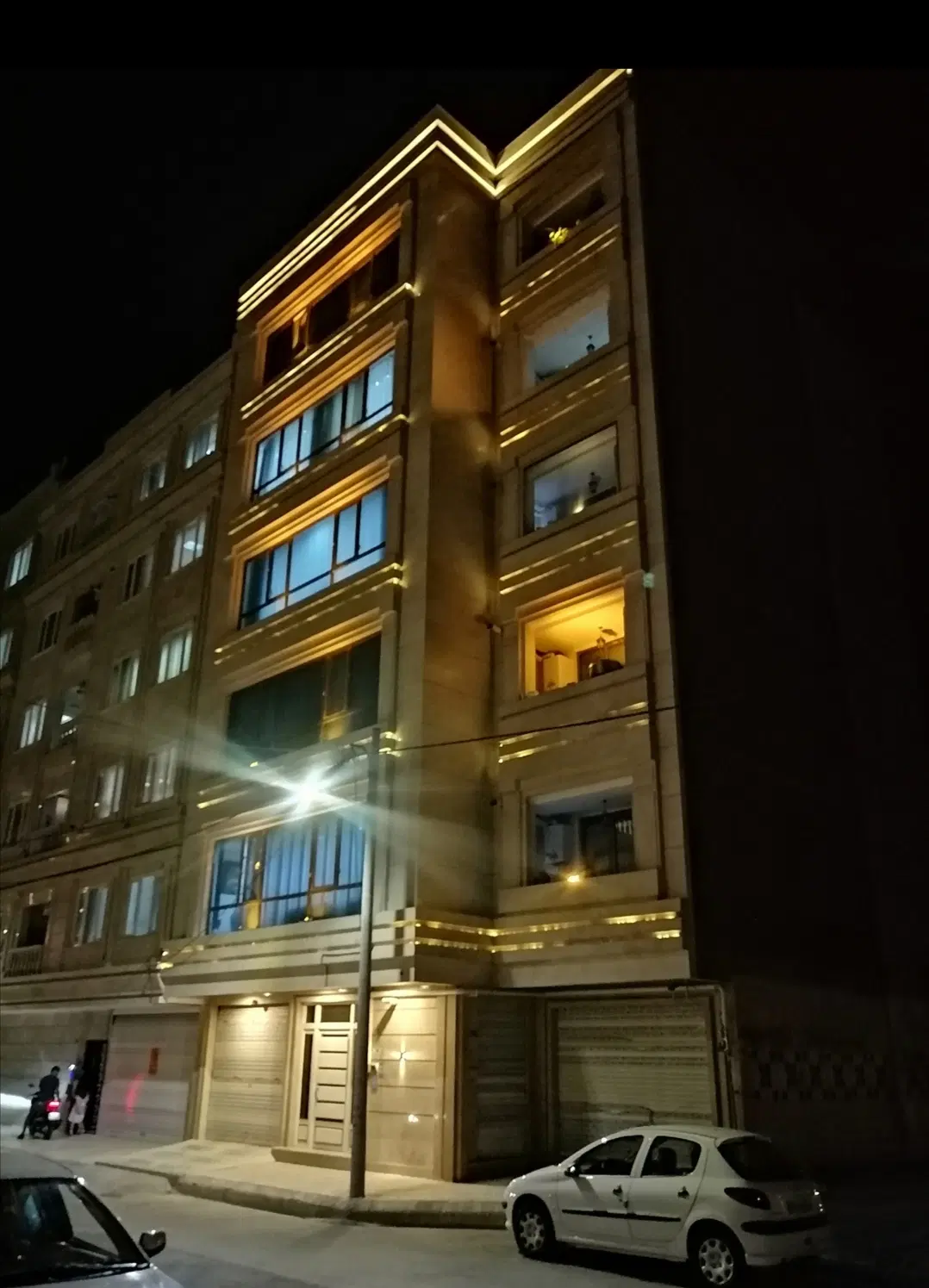 واحد آپارتمان 150 متری نزدیک حرم فول