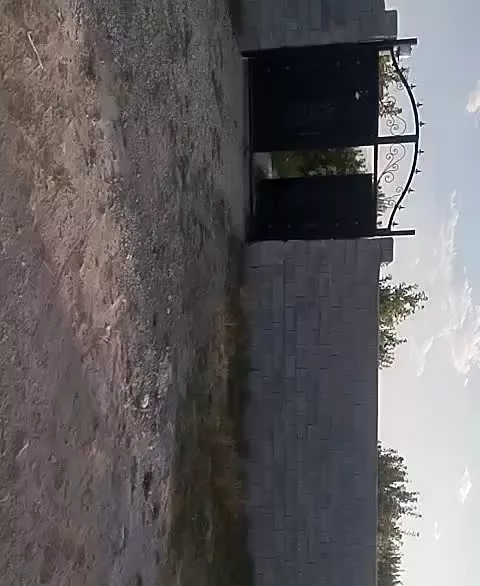 باغچه سیب 1000متری با چهار دیواری