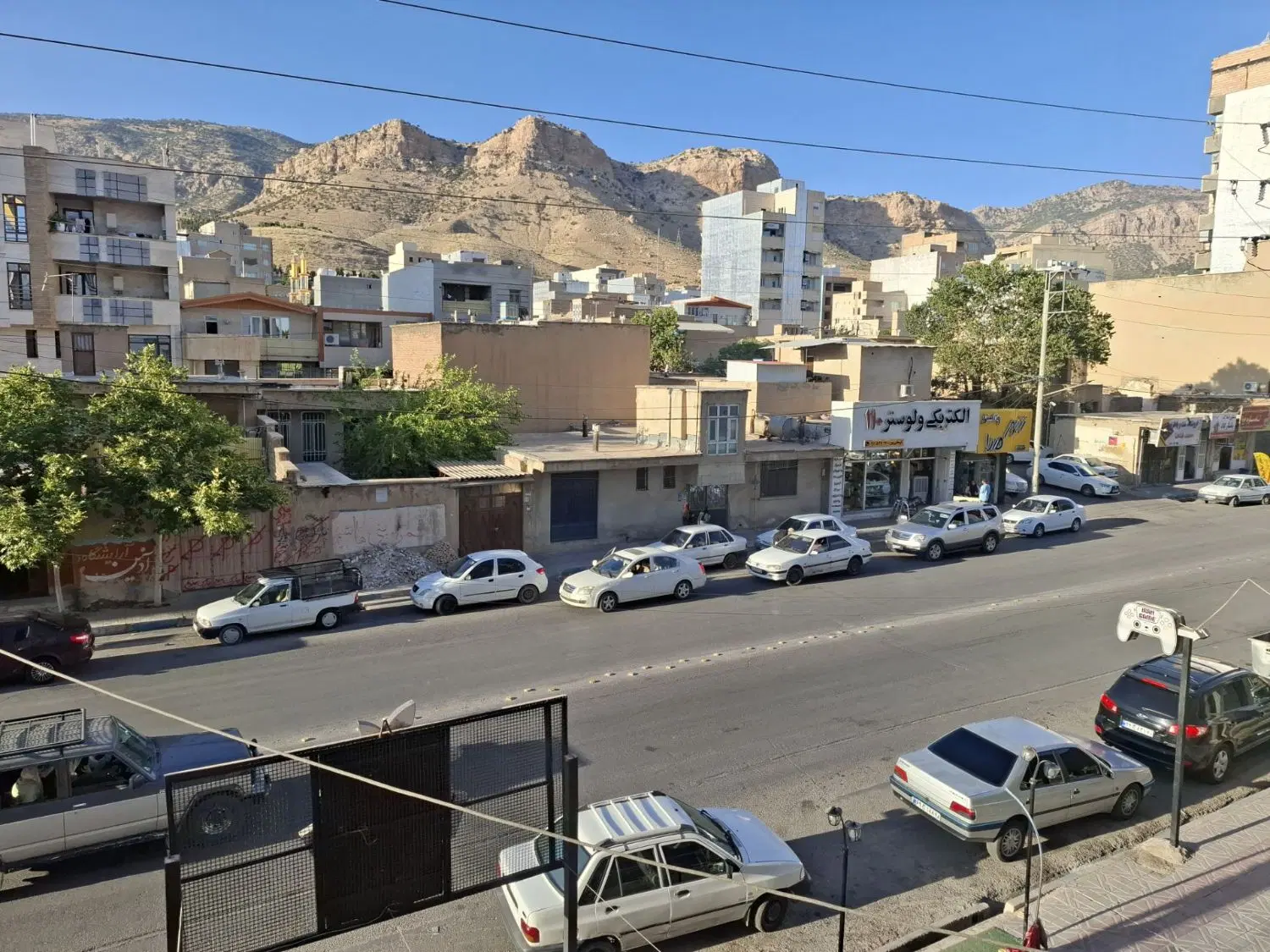 فروش واحد ۲۲۰ متری