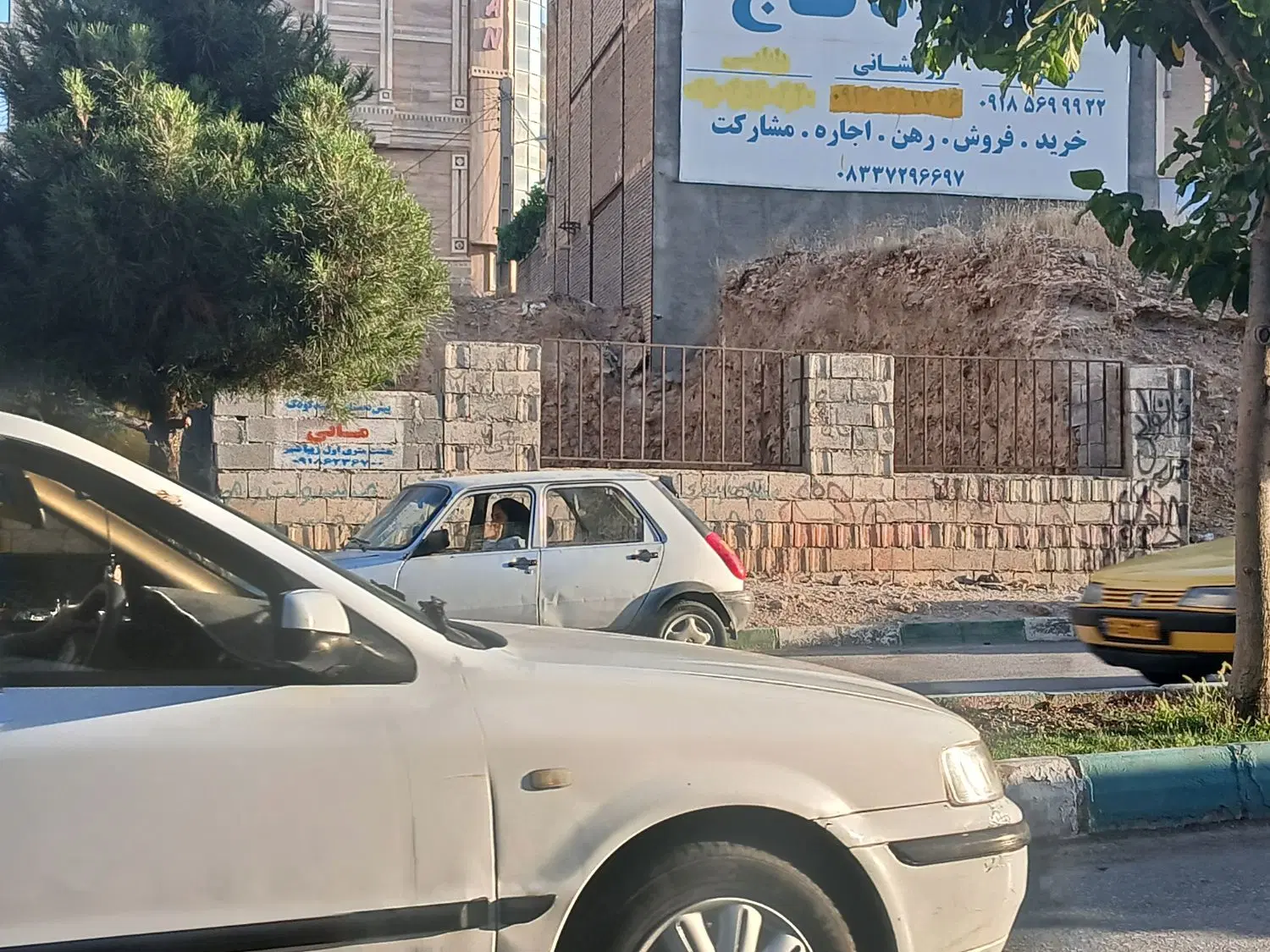 فروش زمین تجاری مسکونی نبش چهار راه خلیج فارس