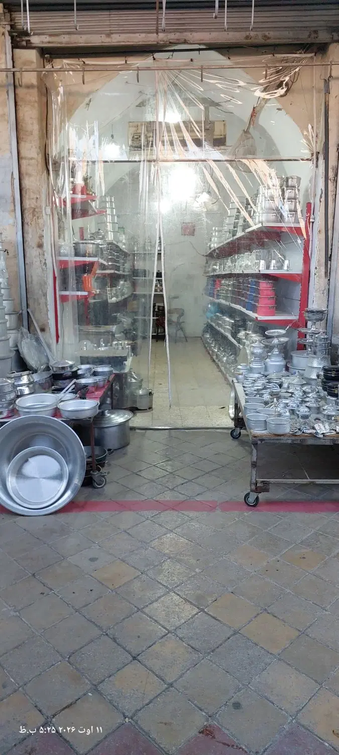 مغازه در بازار قدیم
