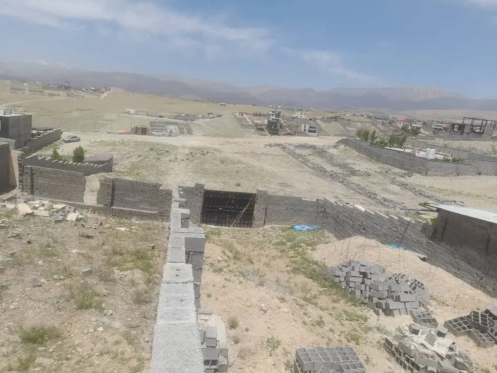 زمین فروشی