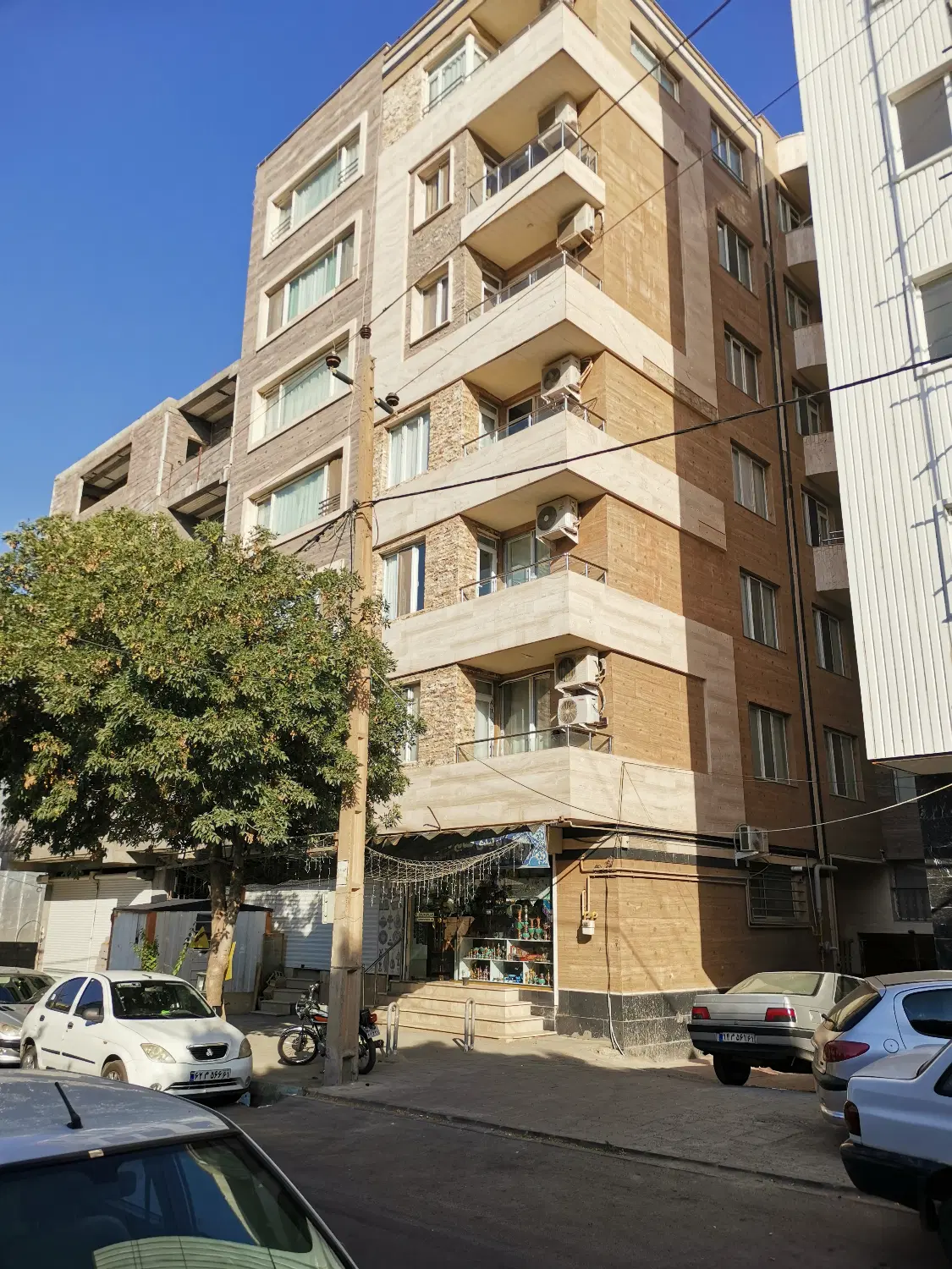 آپارتمان لوکس در خیابان بیمارستان امام خمینی