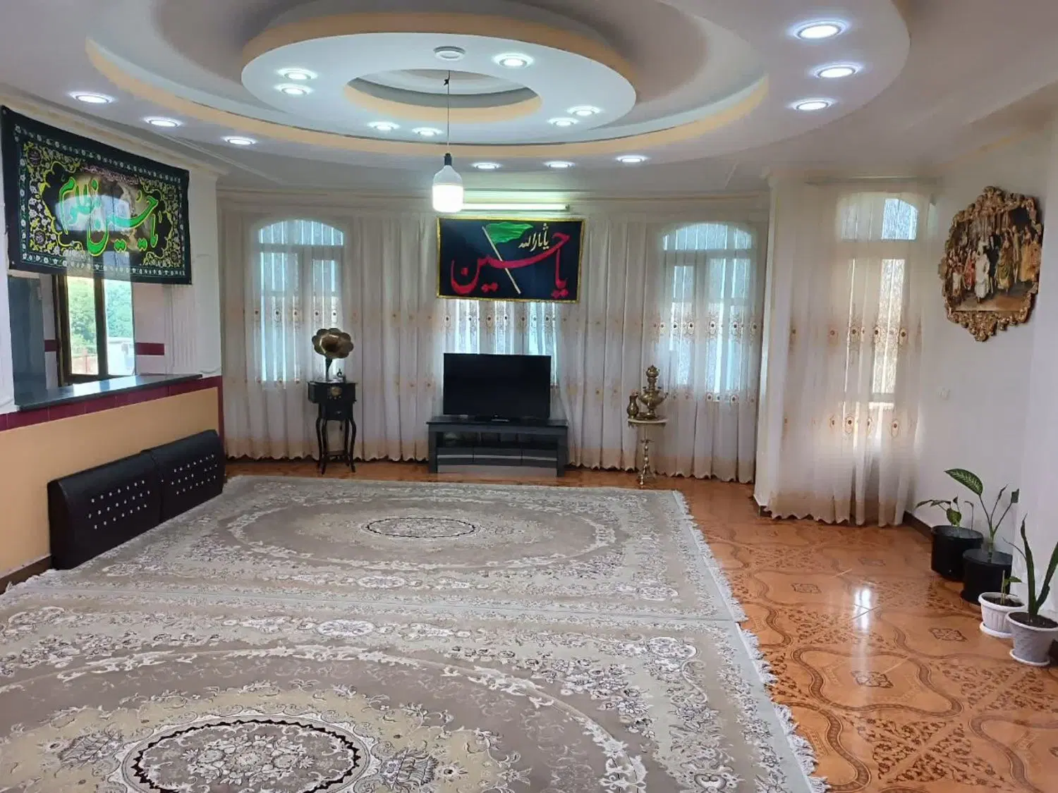 اجاره واحد۱۴۰متری ۲خوابه درخیابان اصلی