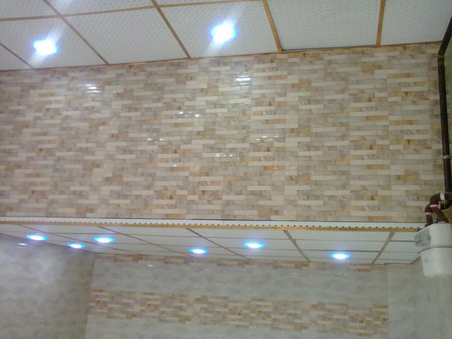 مغازه به متراژ ۲۲متراجاره داده میشود