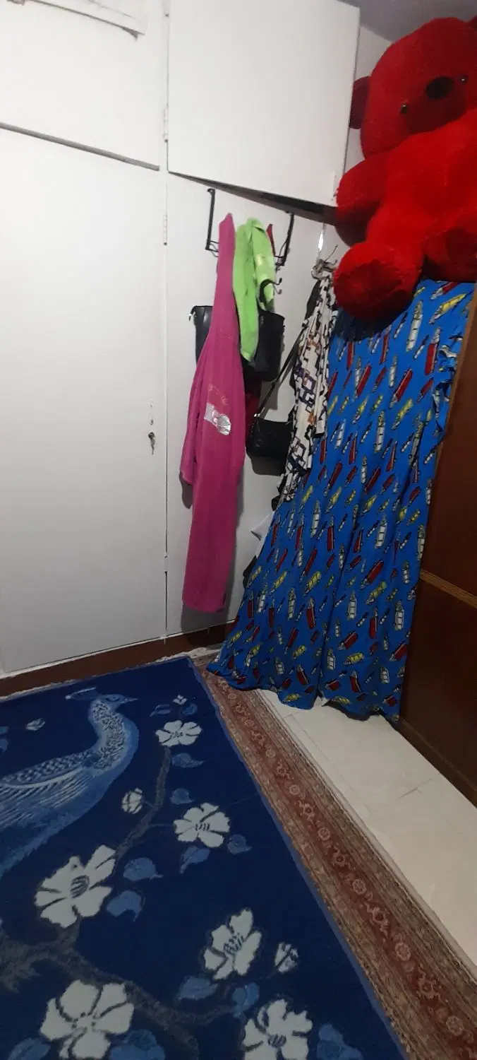 یک واحد اپارتمان ویک مغازه به هم به فروش میرسد