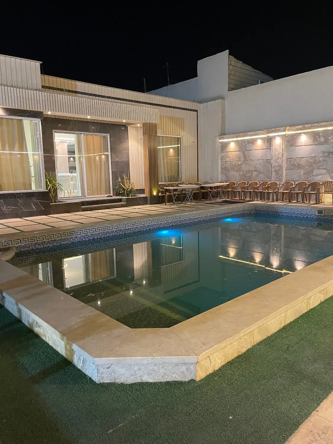 باغ ویلا مدرن اصفهانک