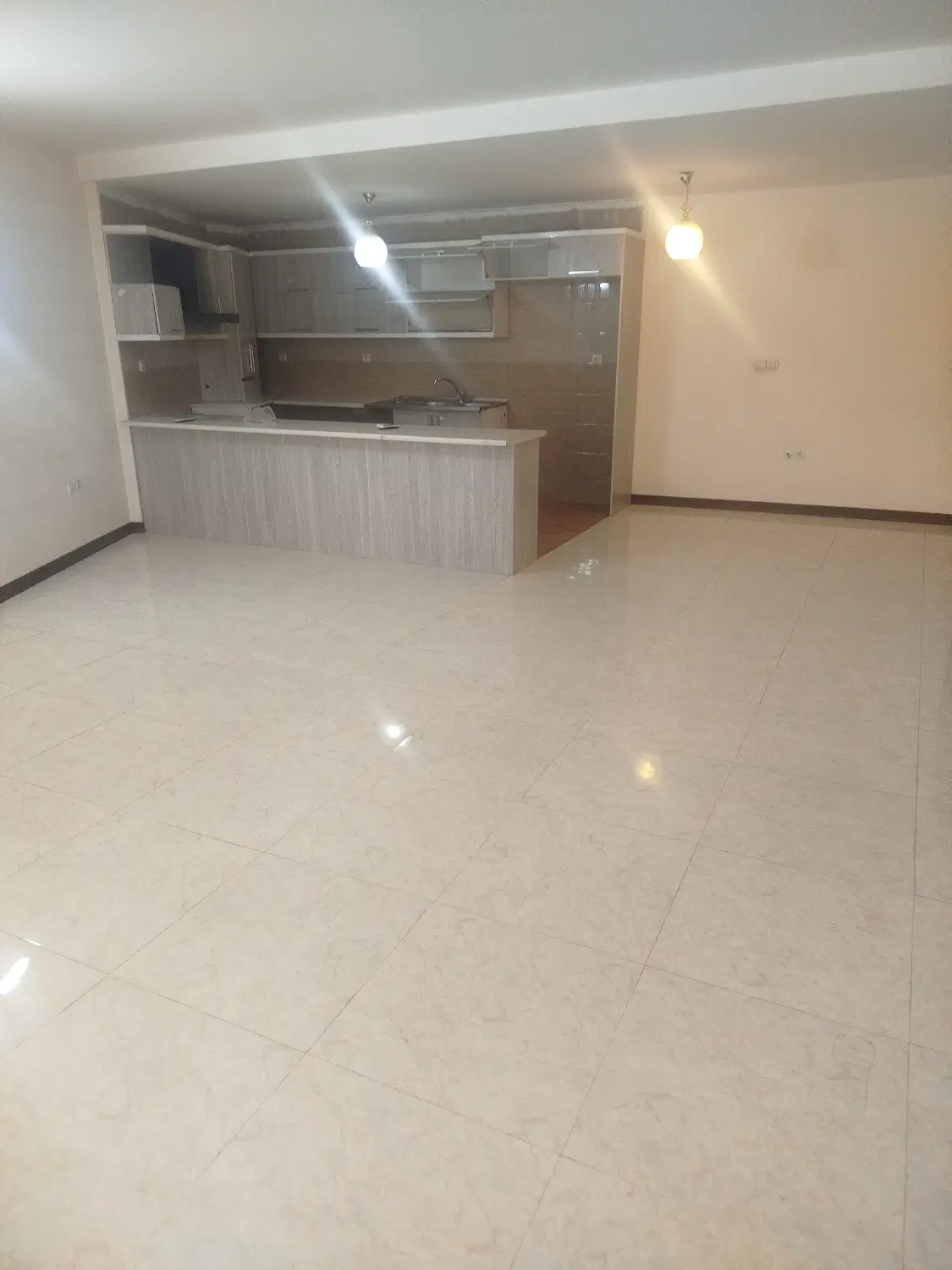 رهن و اجاره آپارتمان دوخوابه در اطلسی