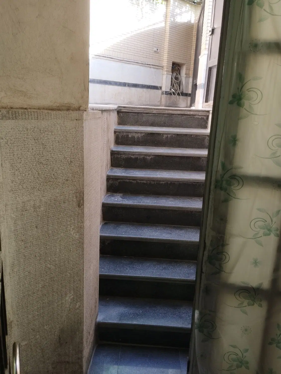 خیابان کمیل 7پله زیرهمکف