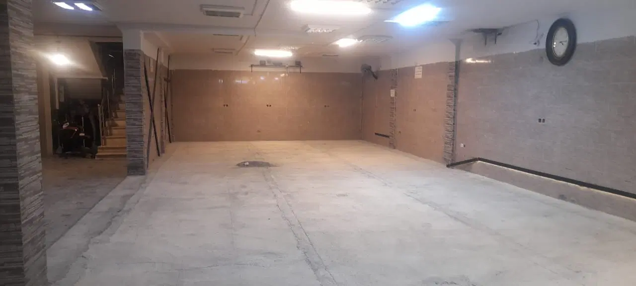 ۲۴۰ متر تجاری زیر همکف خیابان استخر