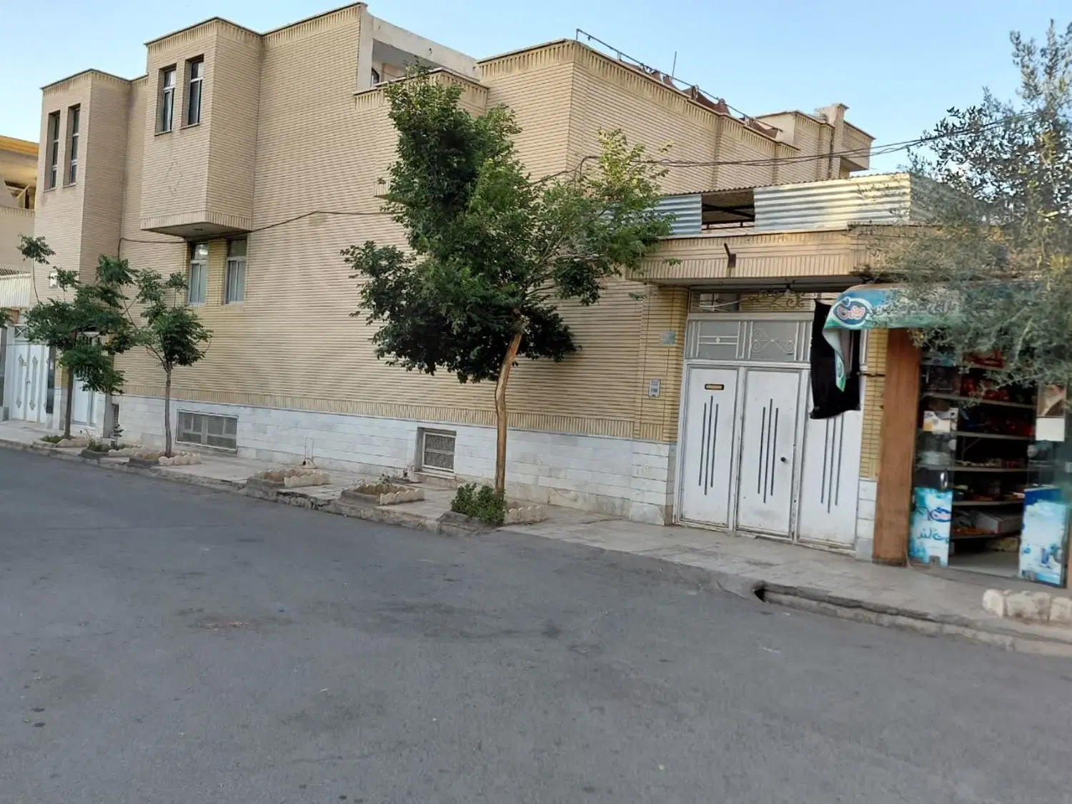 منزل مسکونی - تجاری