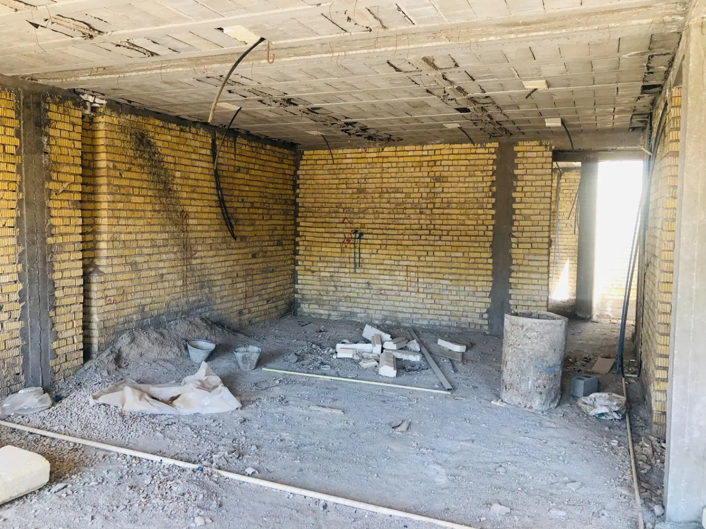 فروش خانه دو طبقه نیمه کاره در گلستان مال خلیفه ای
