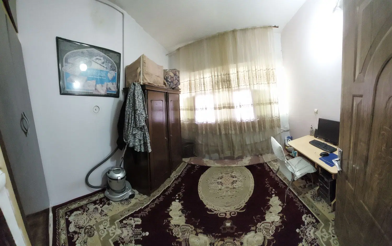 آپارتمان صدمتری و مغازه ۲۰ متری