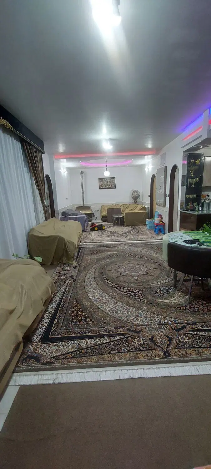 خانه شادمند طبقه بالا