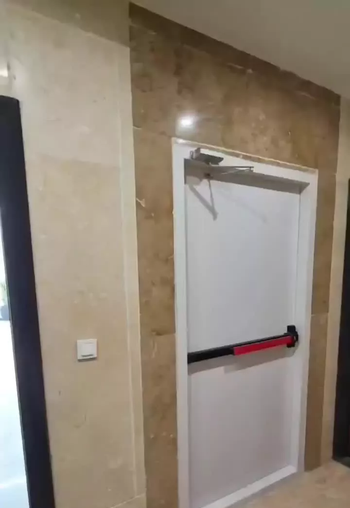 113متر سند تکبرگ پارکینگ سندی