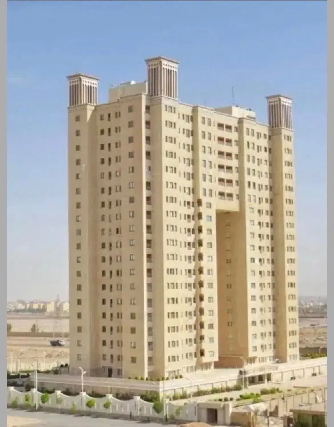 واحد ۱۱۸ متری برج دوقلو