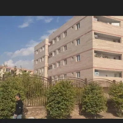 هم خونه میخام.