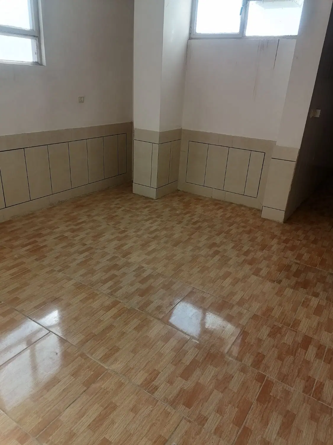 طبقه پایین خانه اجاره داده میشود