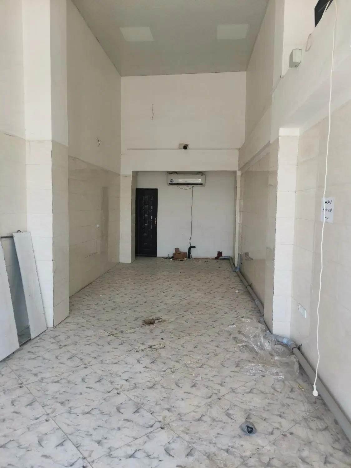 مغازه ۴۰ متری اجاره داده میشود