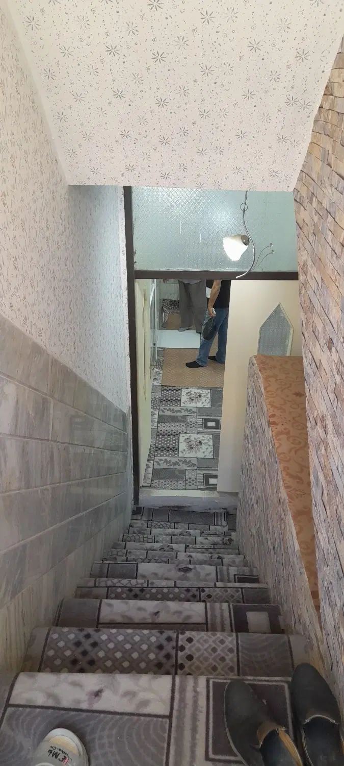 یک واحد زیرزمین نقلی دربست اجارداده میشود