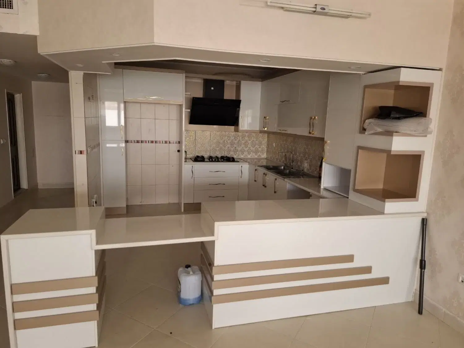 آپارتمان مجتمع فرمانداری 107 متری