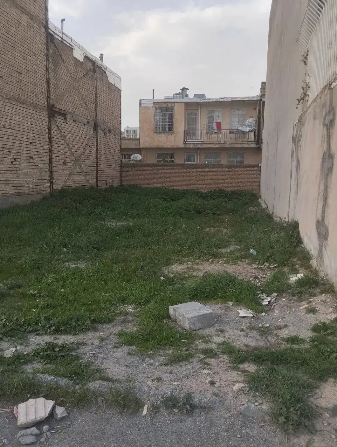 زمین ۱۸۰ متری شهرک شهرداری