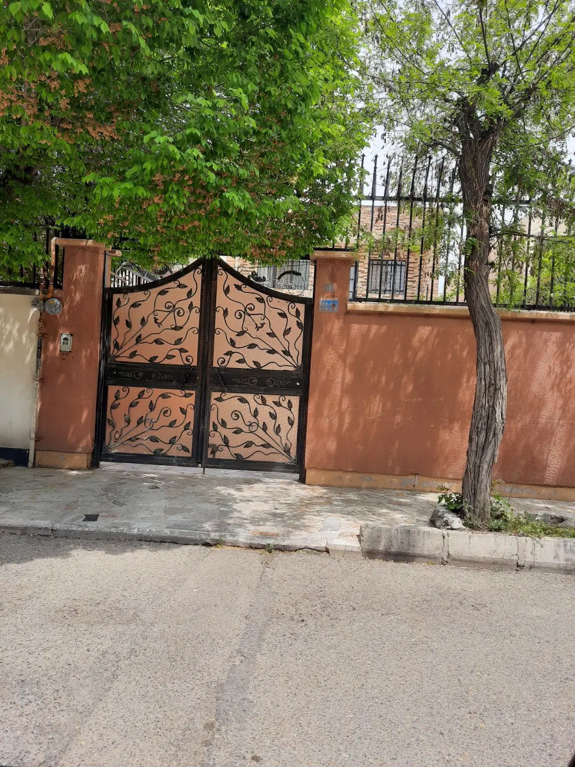 ۱۳۵ متر کوی زنبق میعاد سه خواب