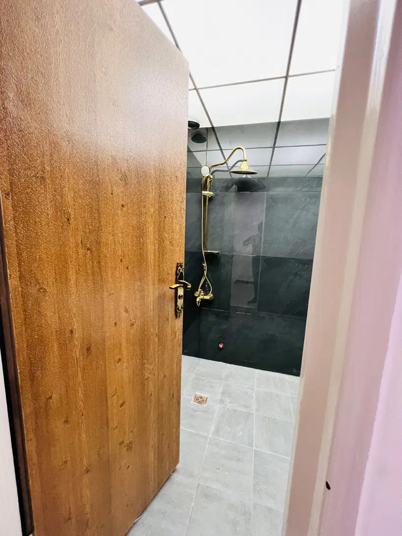 ۱۰۱ متر شیک و خوش نقشه با انباری و پارکینگ اختصاصی