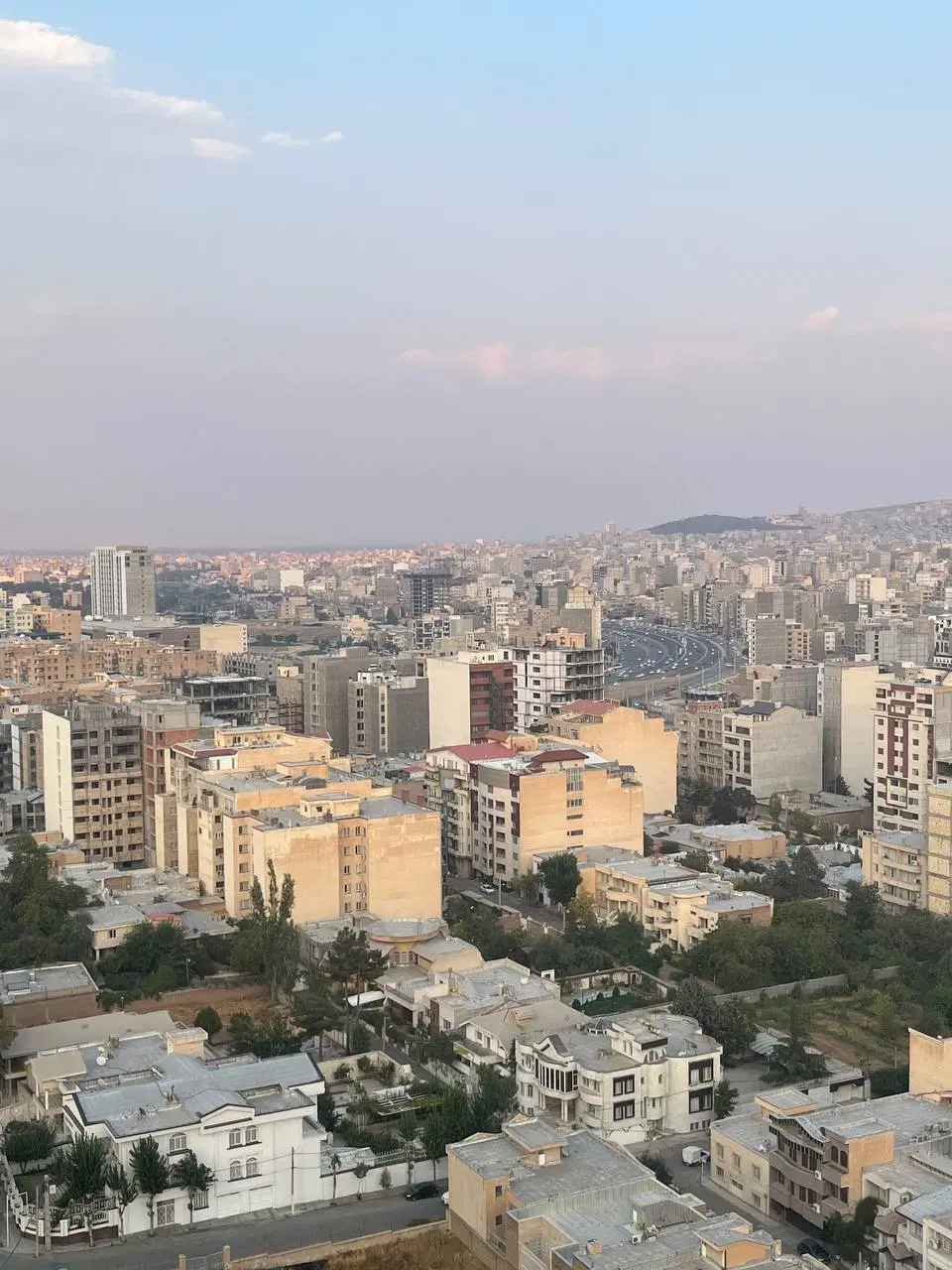 فروش زمین تجاری بر خیابان باهنر (سند آماده)