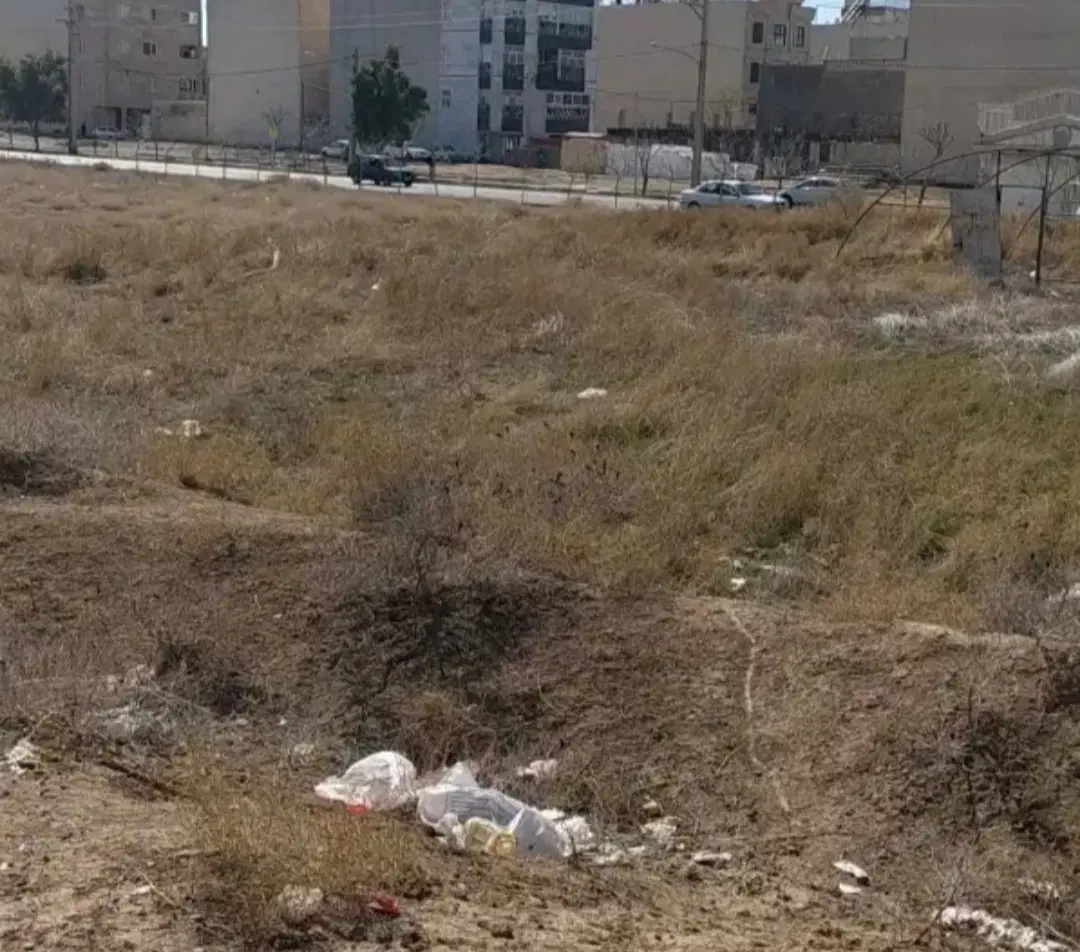 زمین بر هیجده متری