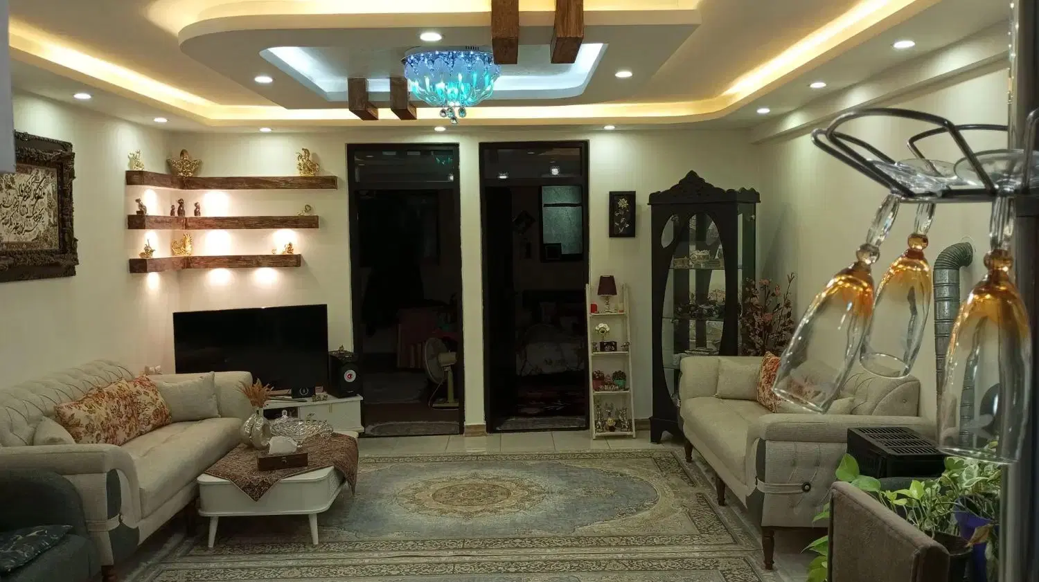 دو واحده.طبقه بالا..دو خوابه