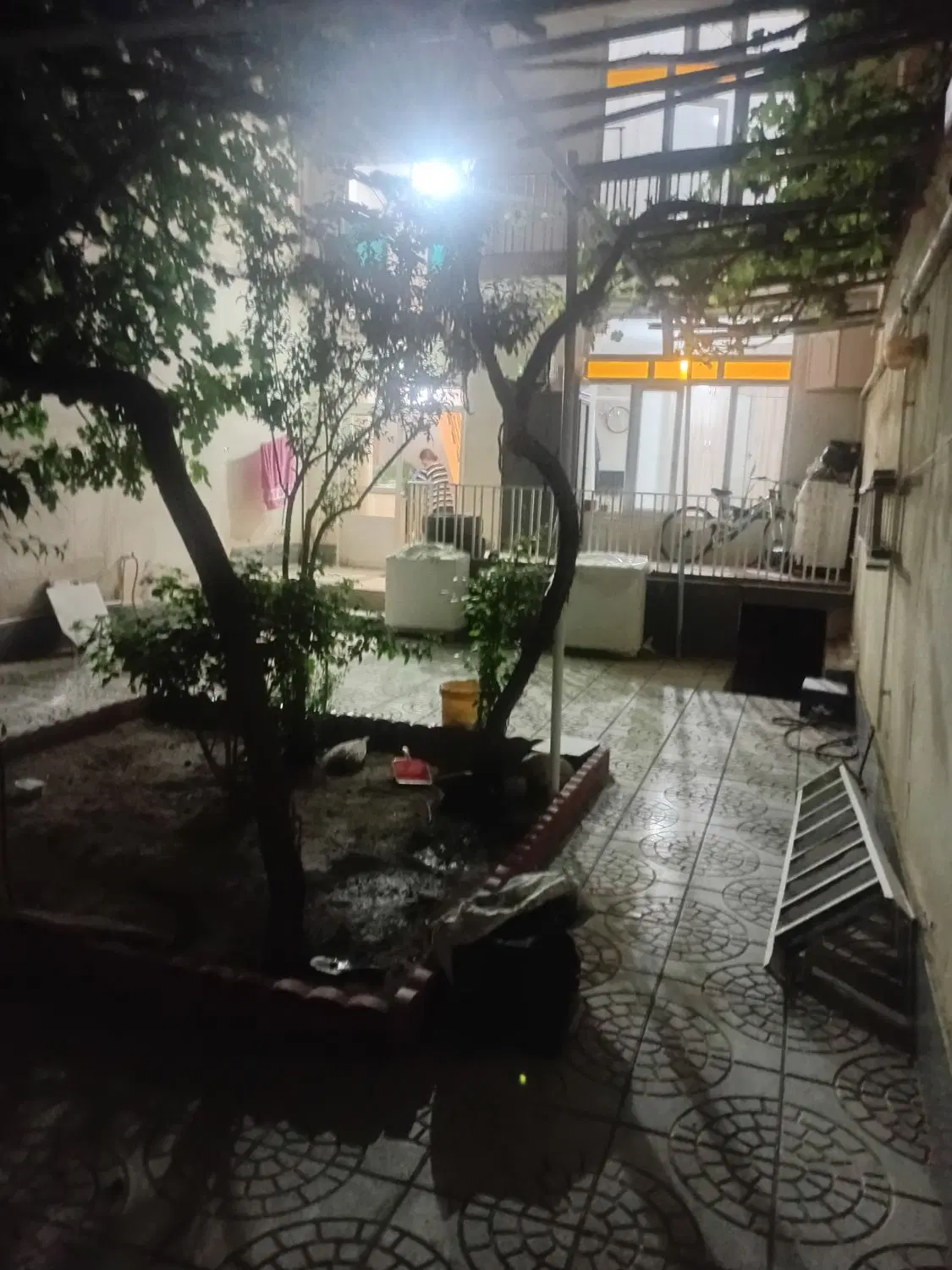 خانه اول سیلاب دوطبقه ۱۸۰ متر