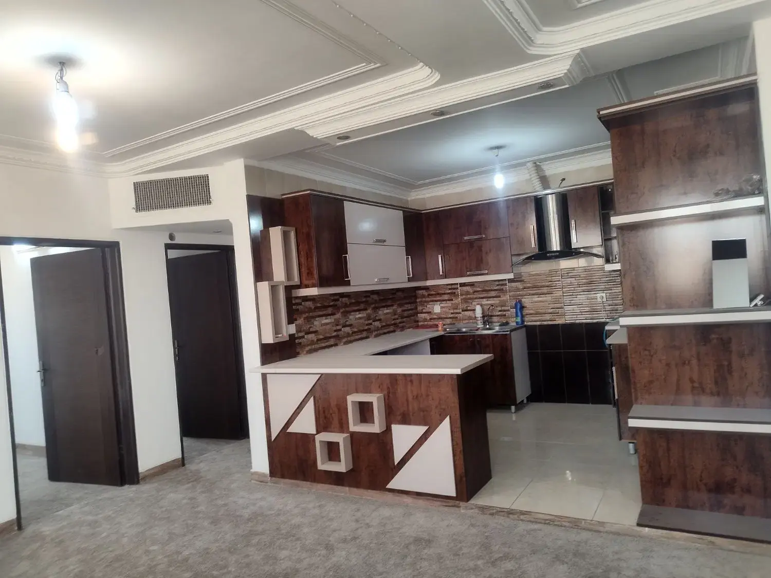 آپارتمان یک خوابه قیمت مناسب صدرا فاز یک