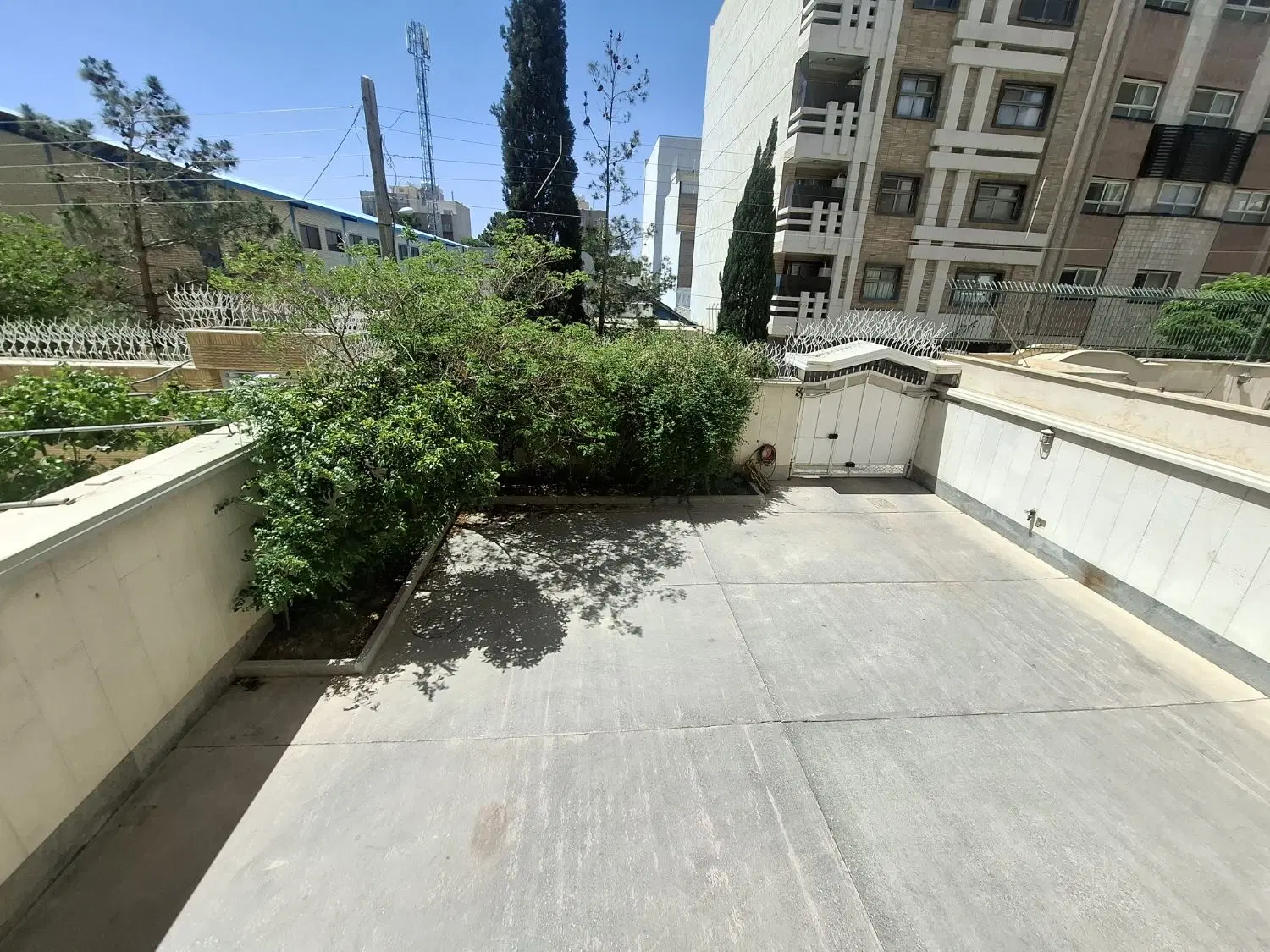 آپارتمان ۱۰۷‌متری دو قدمی رودخانه