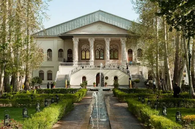 یک واحد از شش واحدی در قلب اقبال