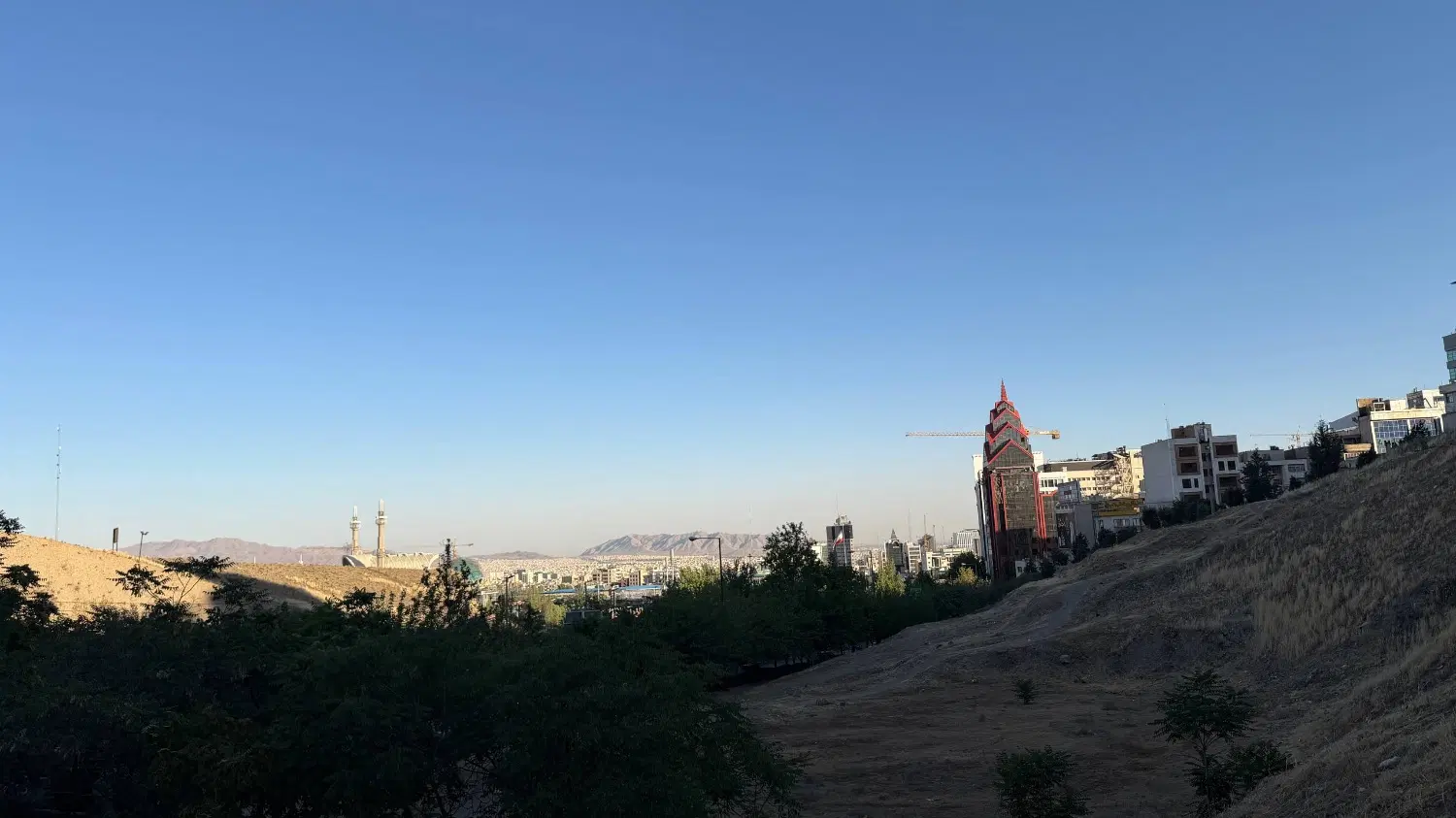 ۴۳۵ متر ملک کلنگی، آرژانتین، موقعیت اداری