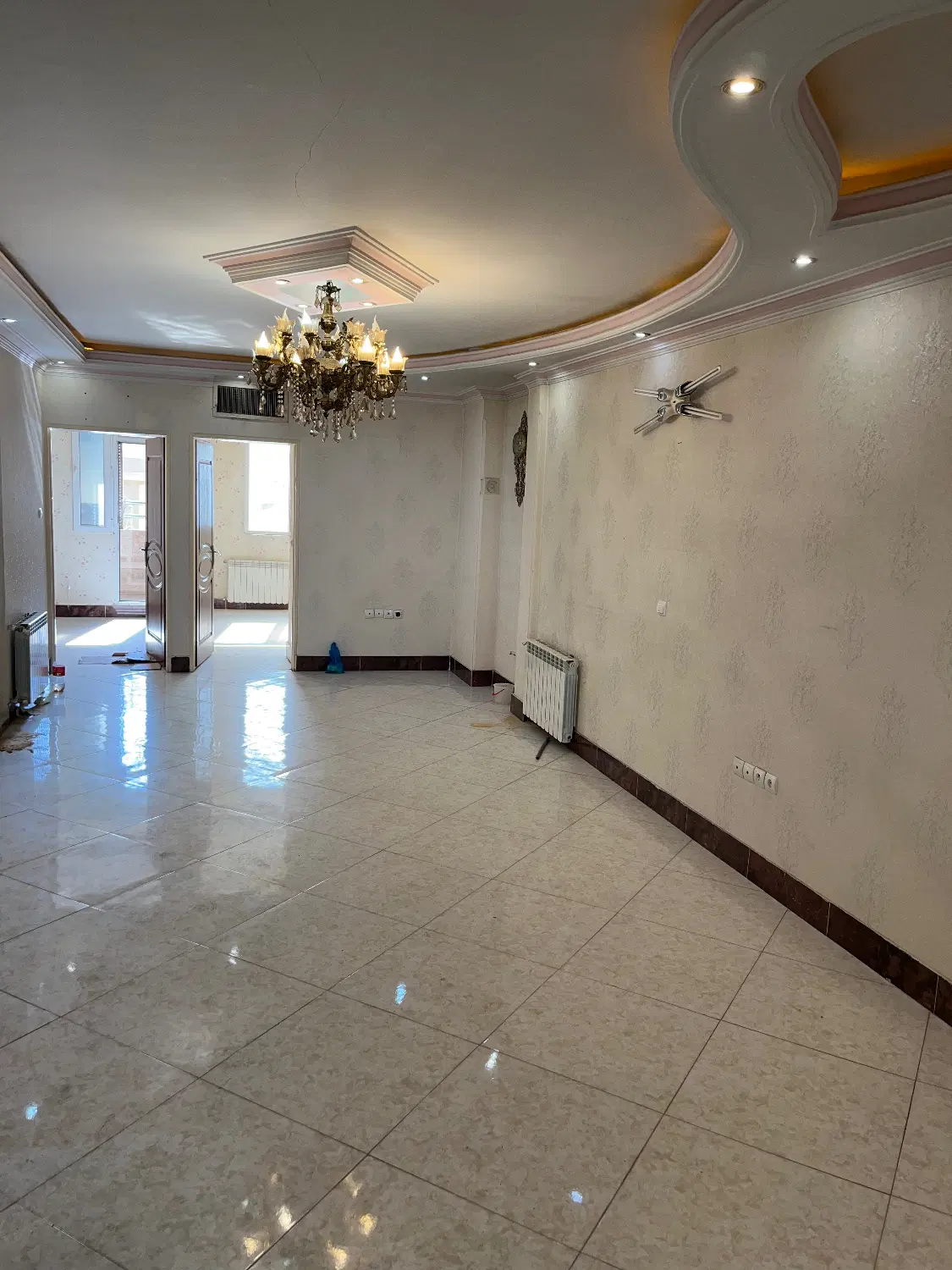 اپارتمان ۱۰۰ متری بدون پارکینگ دو خواب