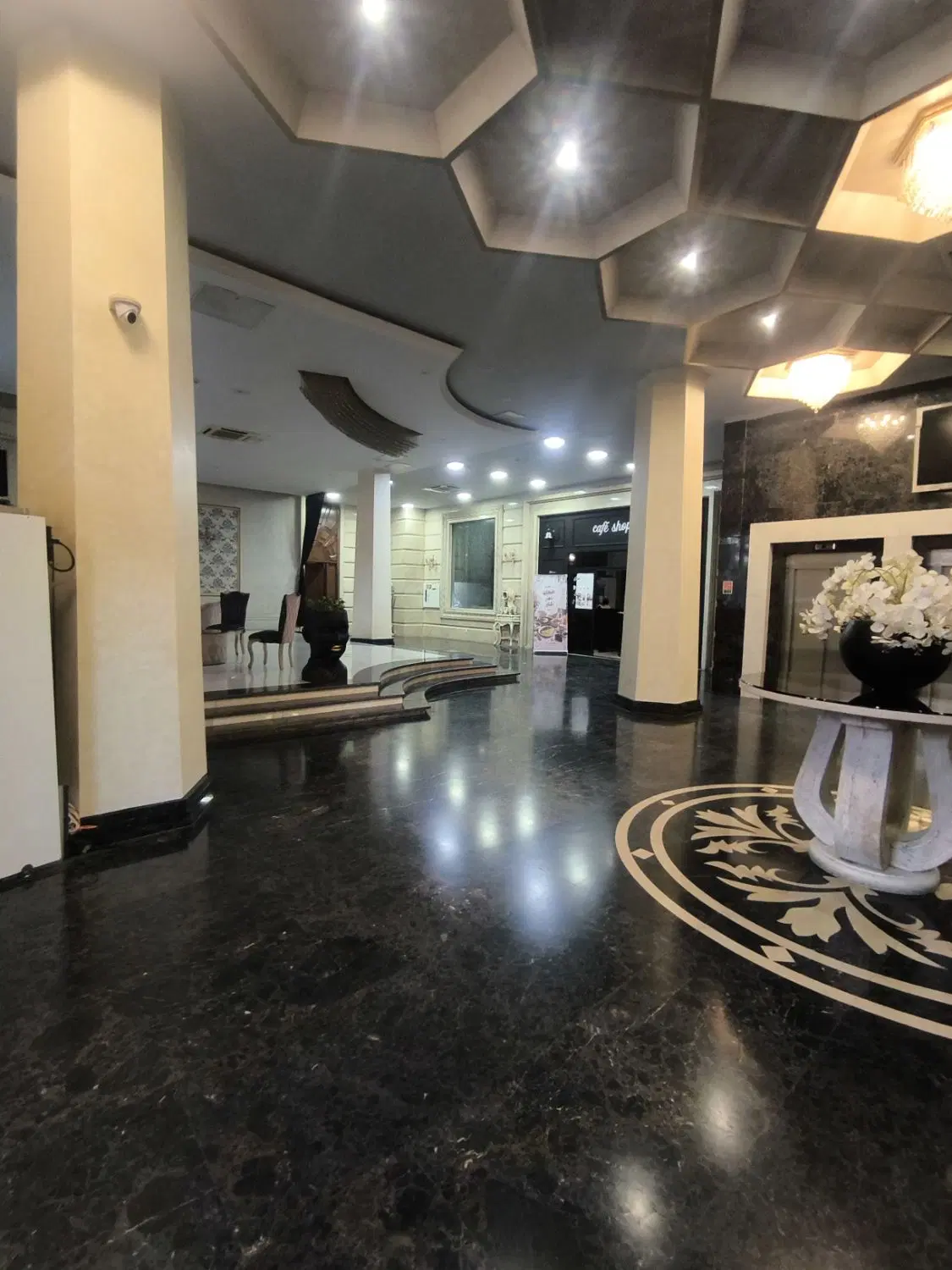 ۱۴۳ متر _ برج باغ مجلل _ فول مشاعات