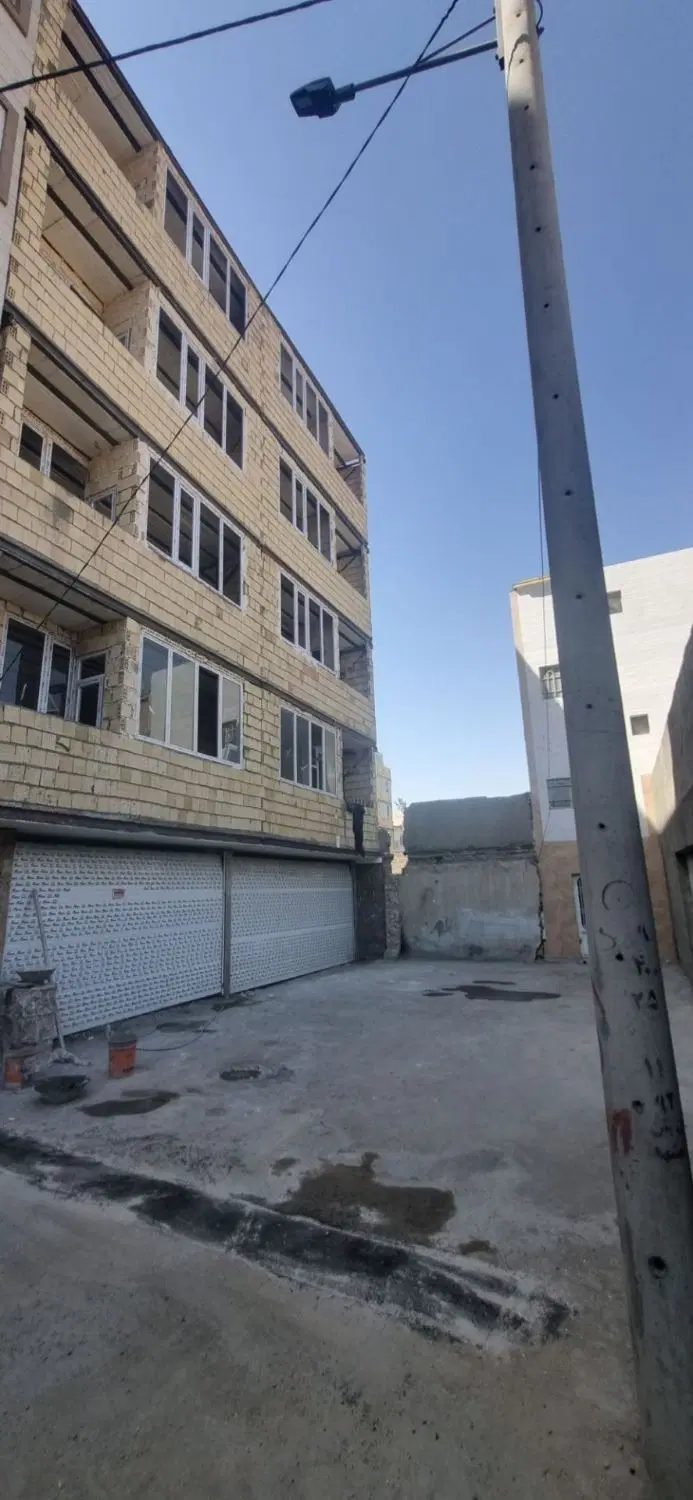 آپارتمان ۷۵متری.نازک کاری. با پارکینگ