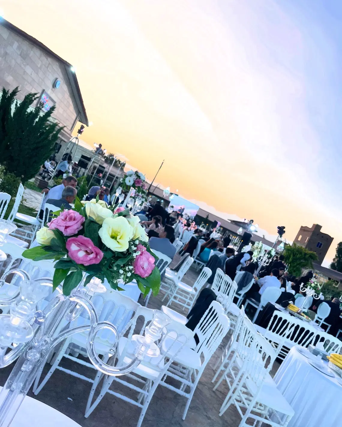 اجاره سالن و باغ برای عروسی