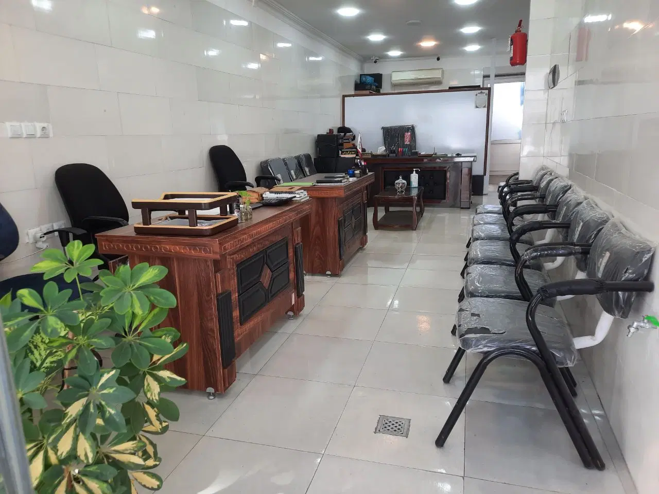 مغازه ۵۲ متری