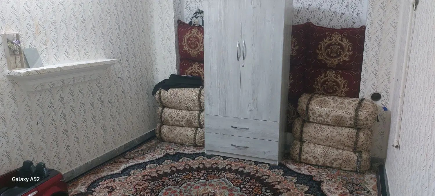 دو طبقه هر طبق یک خواب