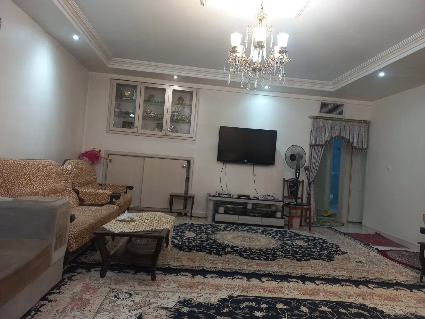 آپارتمان ۱۰۱متری. با پارکینگ