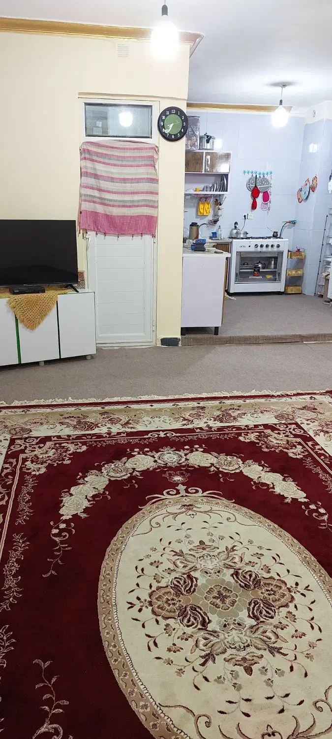 خونه مسکن مهر طبقه دو تمیز تمیز۷۰با۷یا۱۳۰با۵