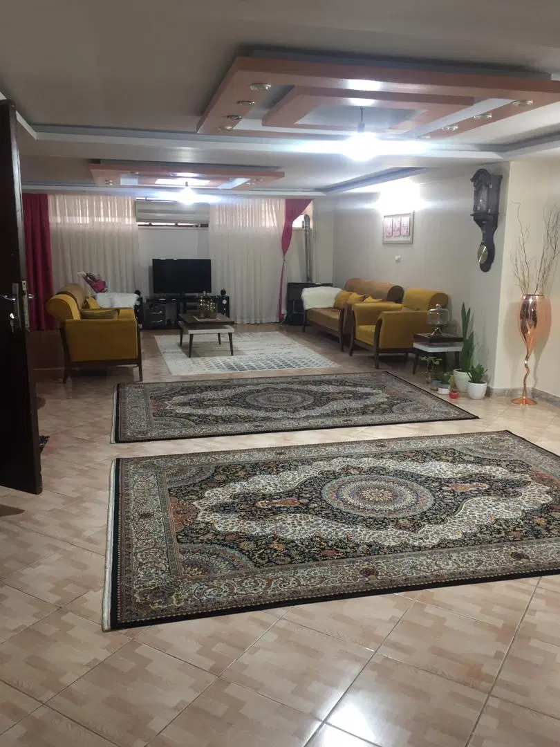 زیرزمین ۱۵۰ متری دوخوابه شیک دلباز حیاط دار