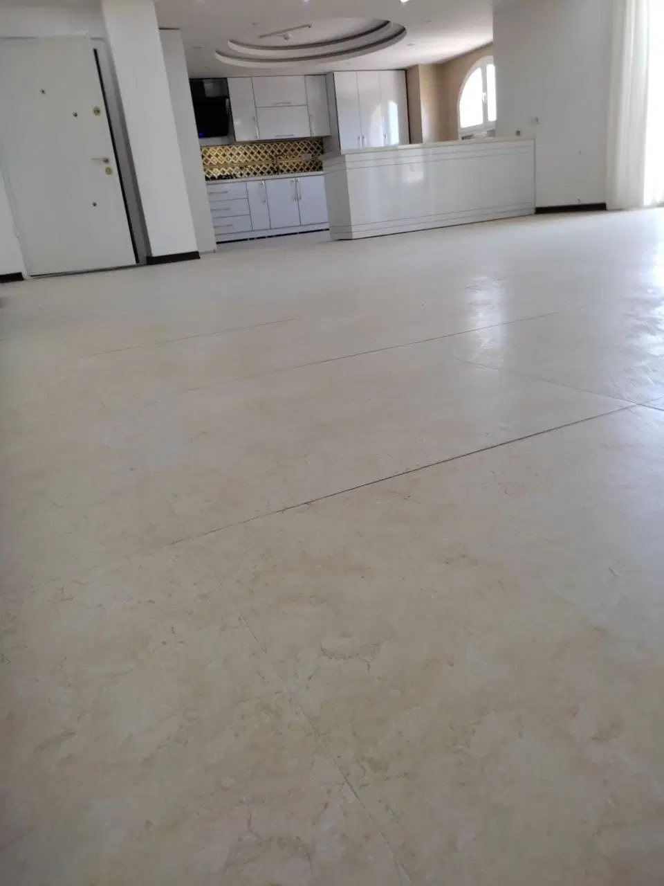مغازه ۴۵۰ متری برای اجاره