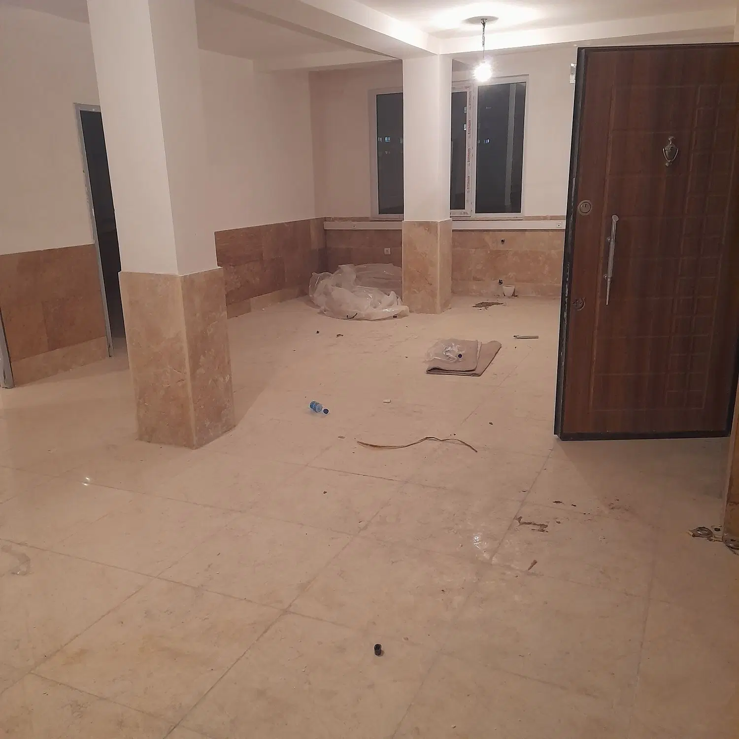 یک باب آپارتمان صفر و کلید نخورده با کاربری خدماتی